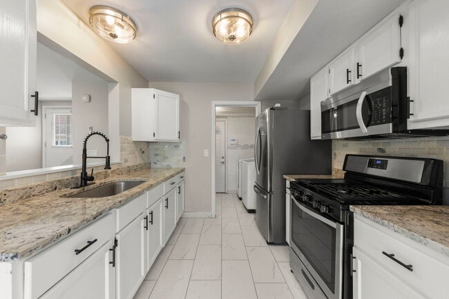 Building Photo - 2661 Prairieview Ln S