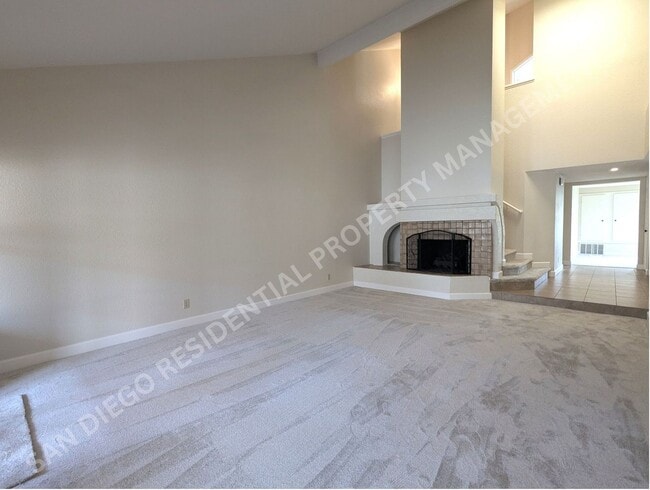 Building Photo - 15921 Avenida Villaha