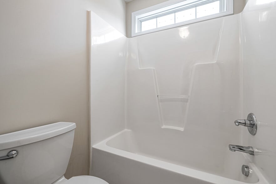 Building Photo - 7954 Willowglen Dr