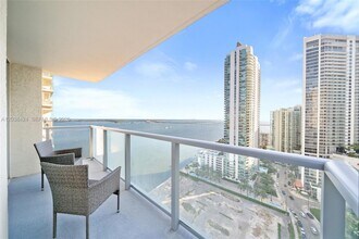 Building Photo - 1155 Brickell Bay Dr