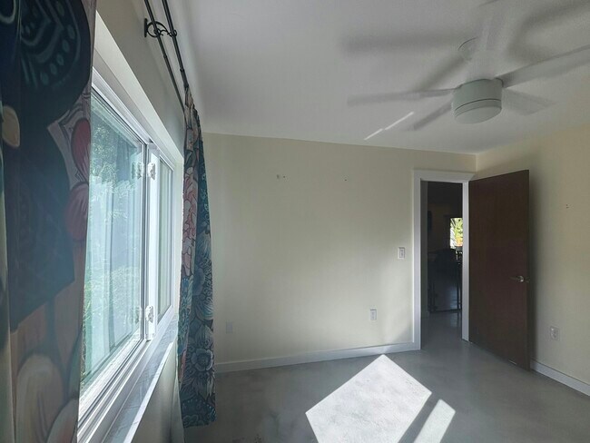 Building Photo - 4250 Marlowe Dr