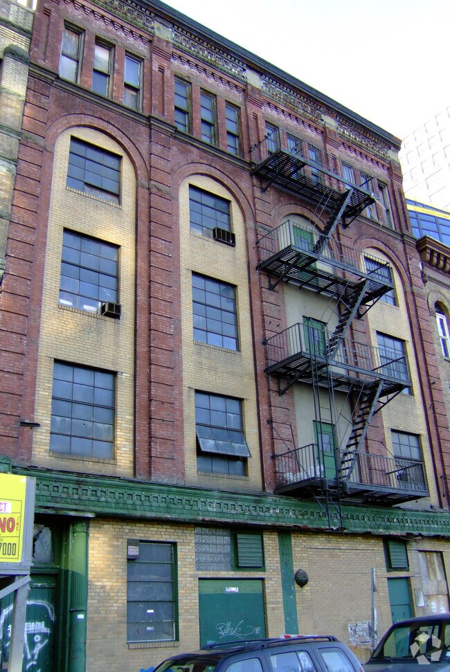 Building Photo - 95-97 Montgomery St