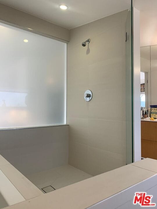 Building Photo - 338 Rennie Ave