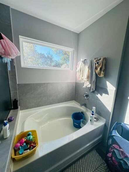 Building Photo - 8035 Stiner Grv