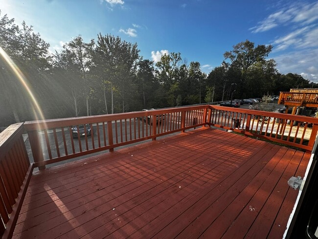 Building Photo - 596 Hazel Dr