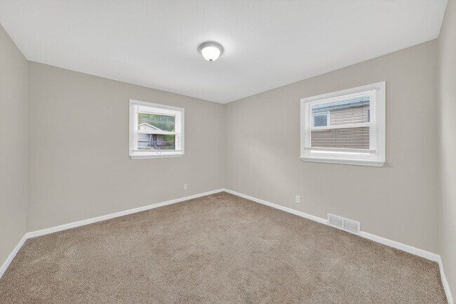 Building Photo - 5638 Helen Ave