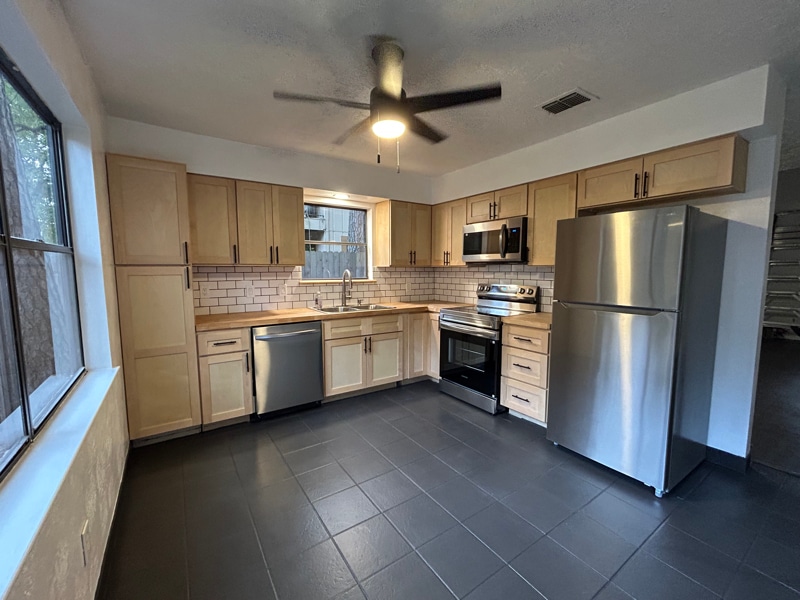 Building Photo - 194 Timber Mill St