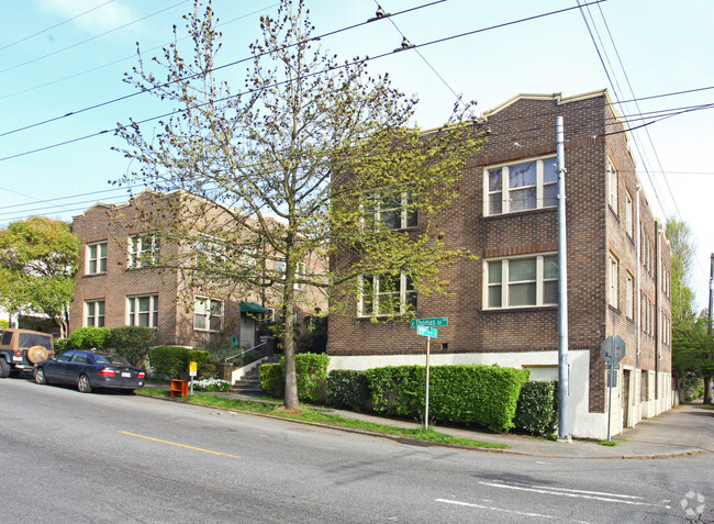 Primary Photo - Coryell's Court Apartments