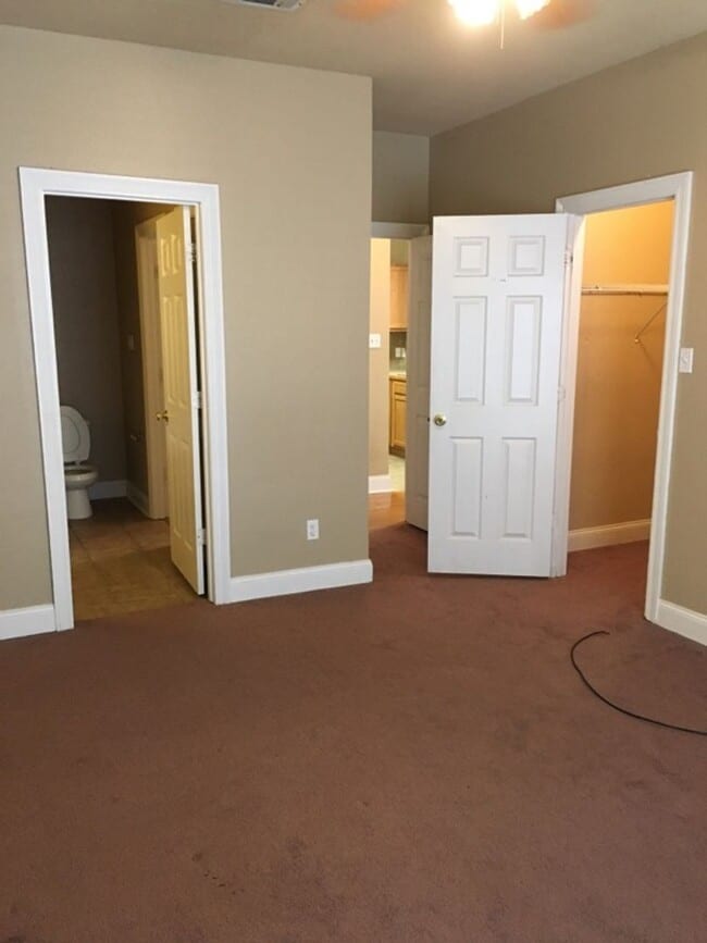 Building Photo - 301 Penny Ln