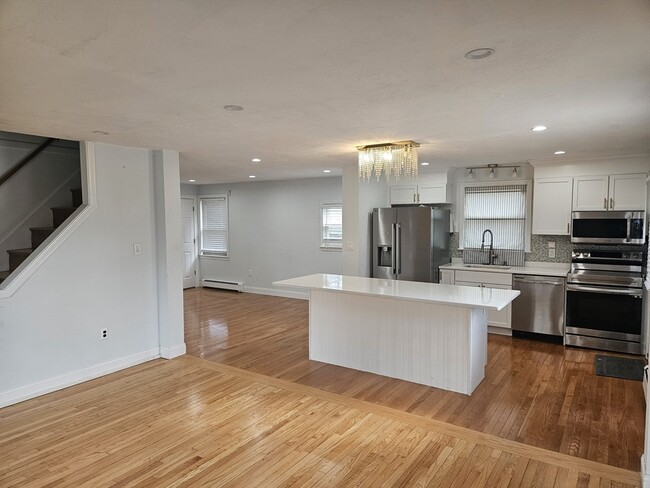 Building Photo - 599 North St