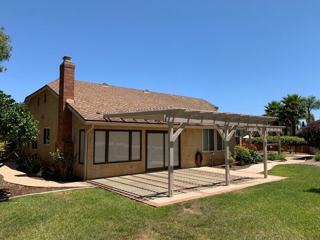 Building Photo - 2579 Pepperwood Dr