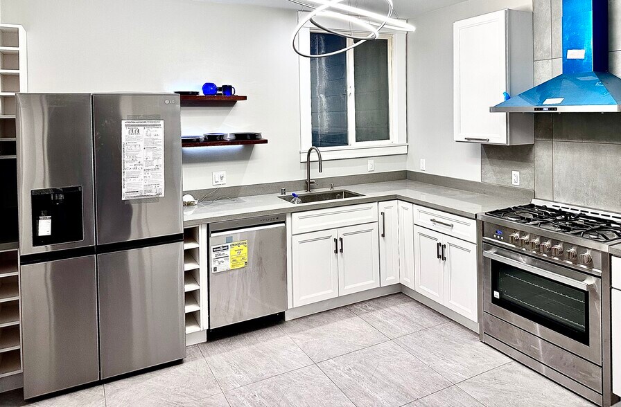 Kitchen with all new appliances - 645 San Jose Ave