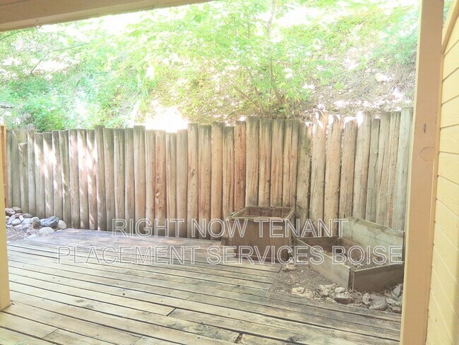 Building Photo - 1760 Woodbridge Ln