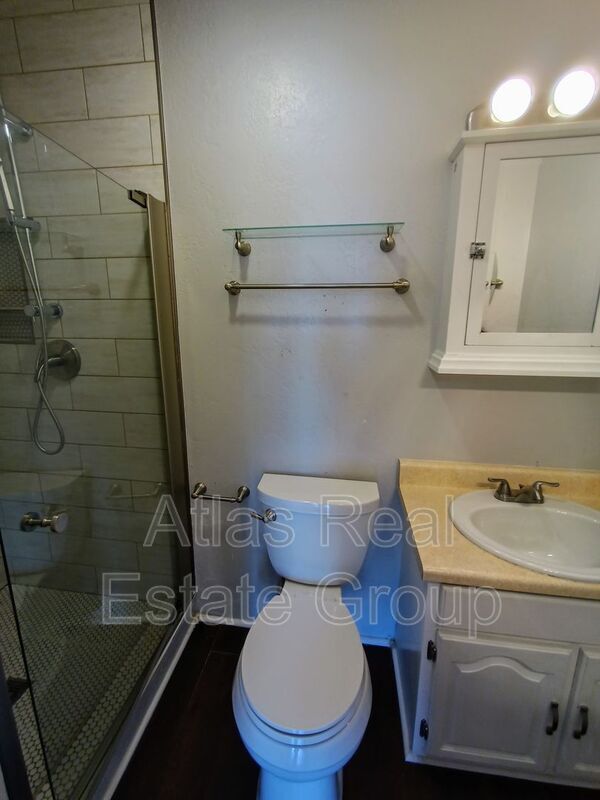 Building Photo - 7428 S 700 E