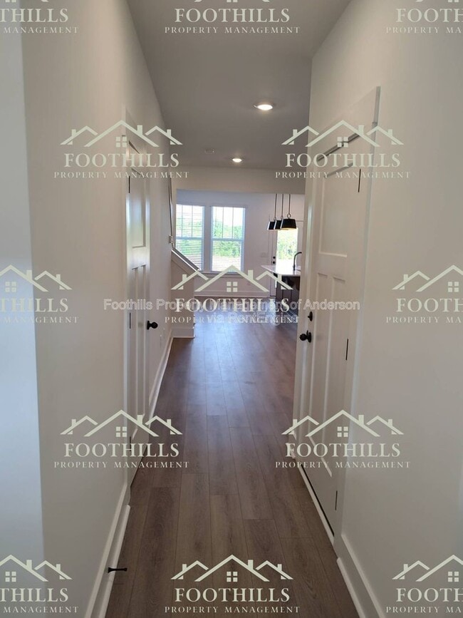 Building Photo - 267 Silo Rdg Dr