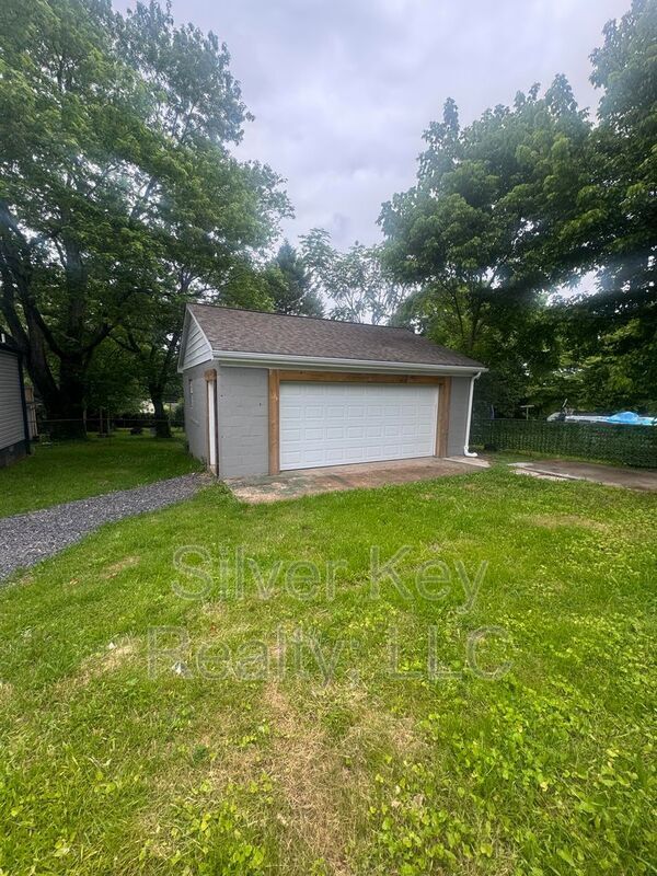 Building Photo - 3351 Coffman Dr