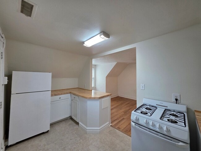 Building Photo - 132 Orleans Cir