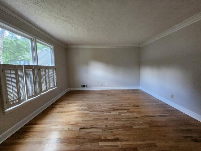 Building Photo - 5079 Bridgeport Way NW