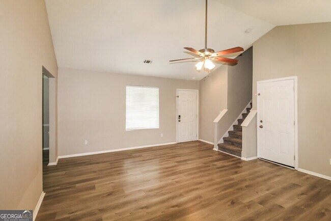 Building Photo - 1613 Picadilly Ct NE