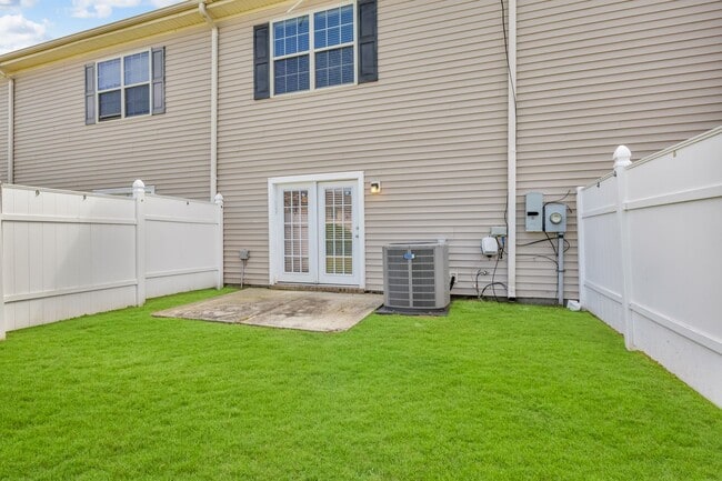 Building Photo - 765 Canyon Oak Loop