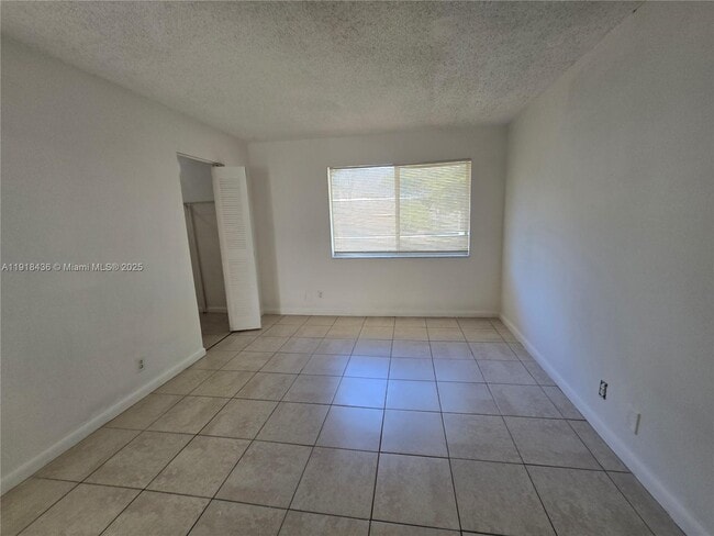 Building Photo - 5940 NW 21st St