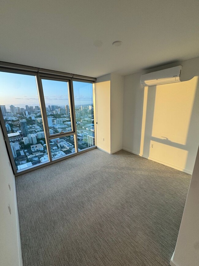 Building Photo - Ready to Move in Brand New Condo! First Time Renting! 3 Bed/2 Bath/2 Parking at The Park on Ke‘ea...