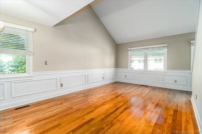 Building Photo - 65 Ellsworth St