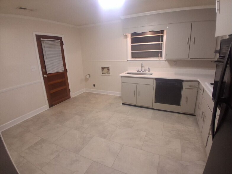 Building Photo - 1002 Ogrady Dr