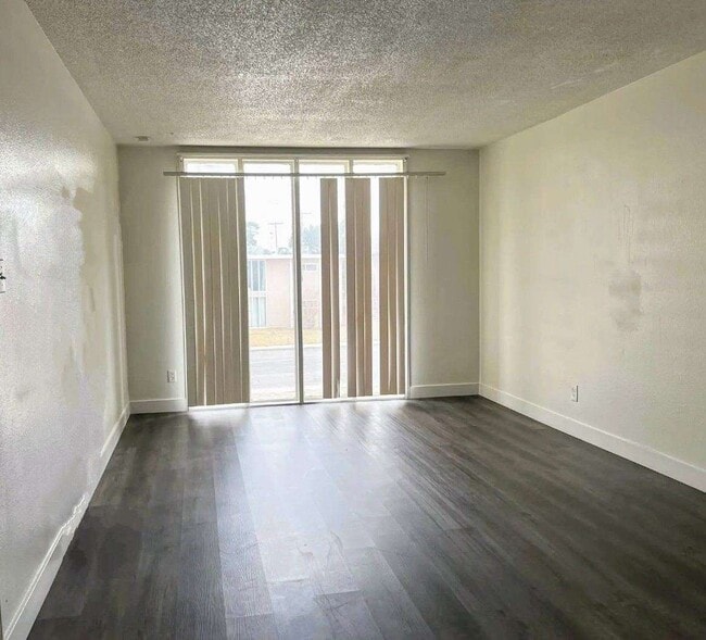 Building Photo - 1472 Sombrero Dr