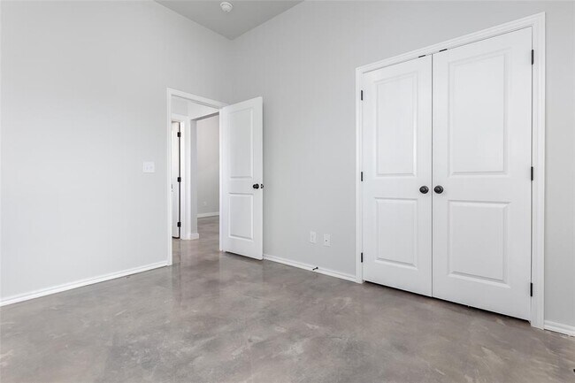 Building Photo - 2325 SW 90th Pl