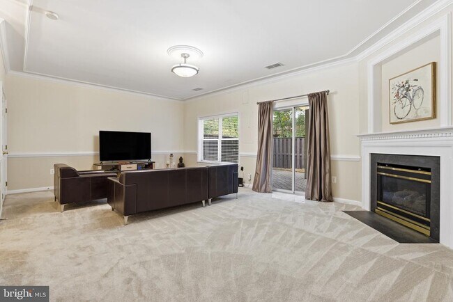 Building Photo - 47716 Bowline Terrace