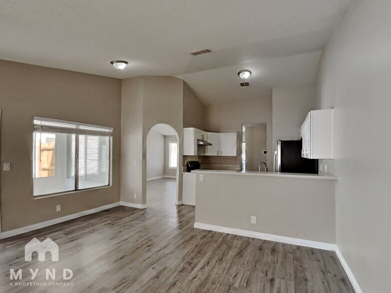 Building Photo - 5681 Odessa Dr