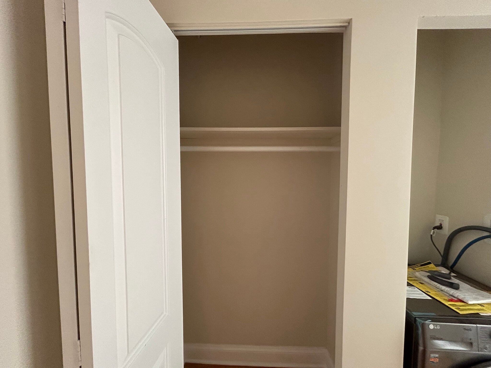 Building Photo - 910 Green Bay Rd