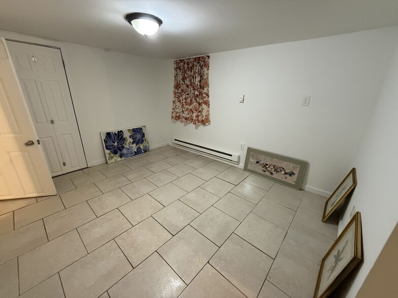Living Room - 58 Arlington Ave