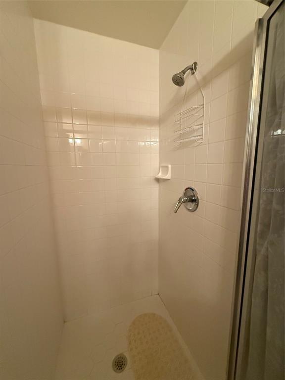 Building Photo - 255 West End Dr