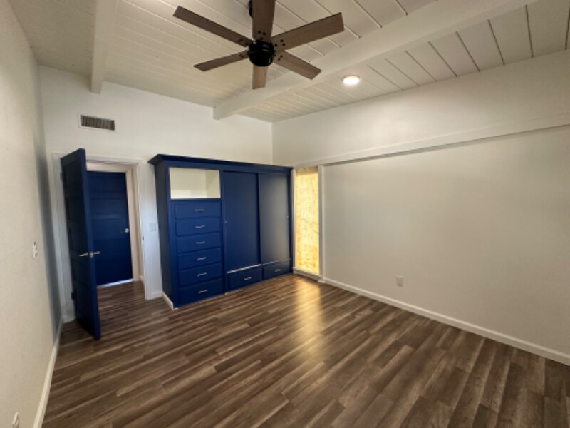 Building Photo - 1036 W Alamos Ave