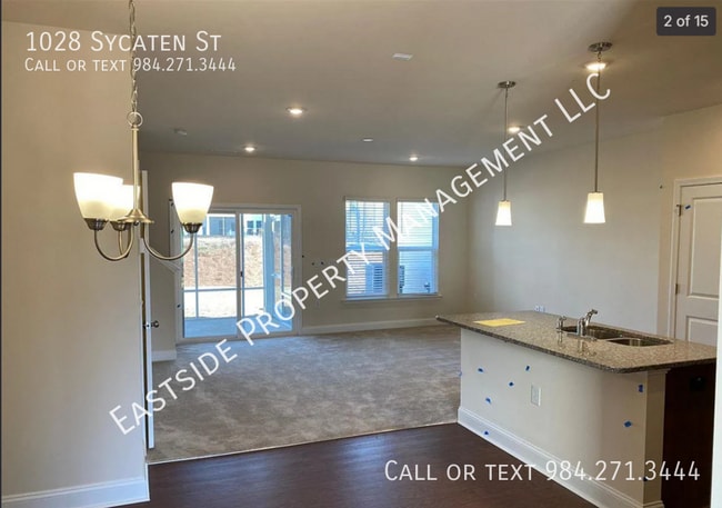 Building Photo - 1028 Sycaten St