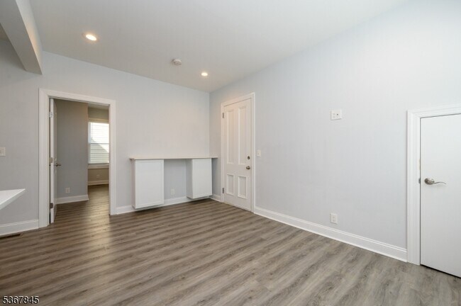 Building Photo - 32 Woodland Ave