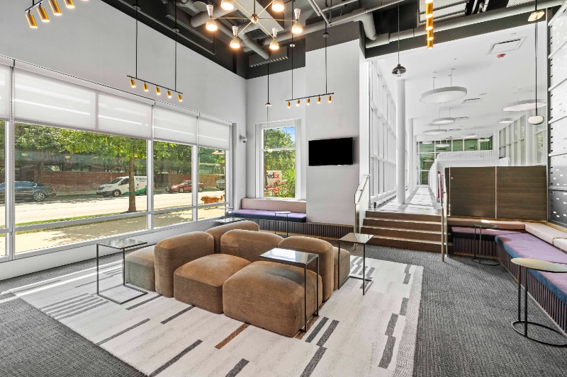 Building Photo - 851 S Clark St