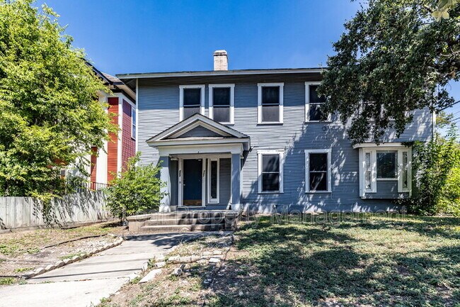Primary Photo - 723 E Euclid Ave
