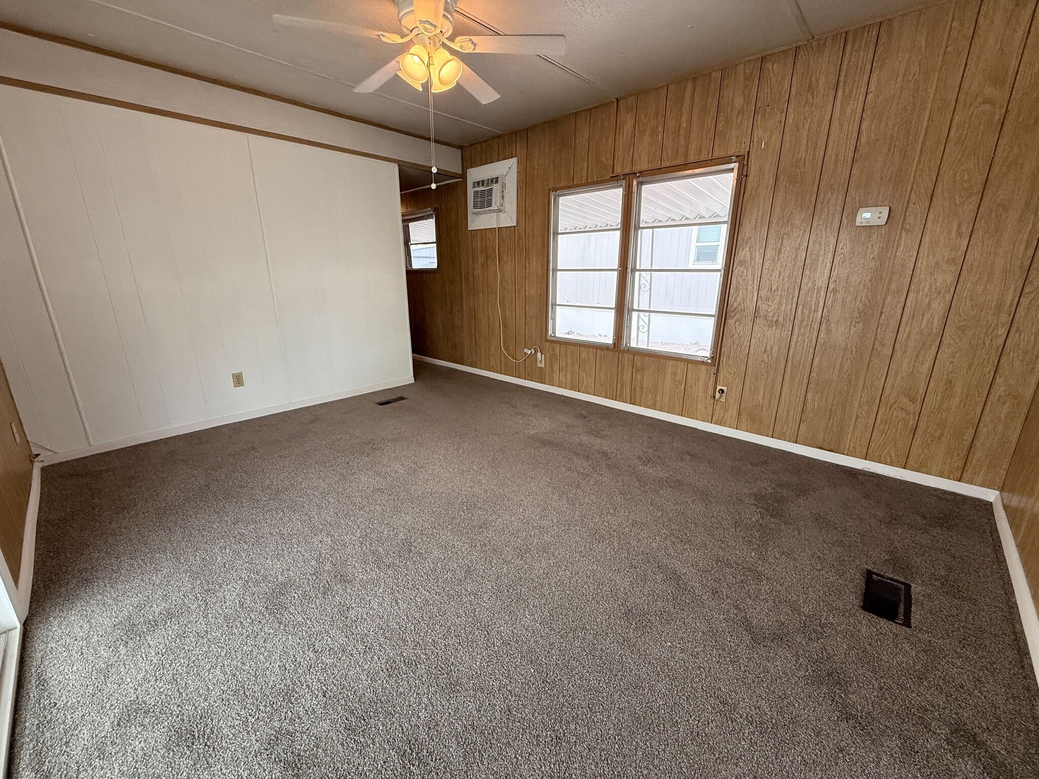 Building Photo - 3601 E Wyoming Ave