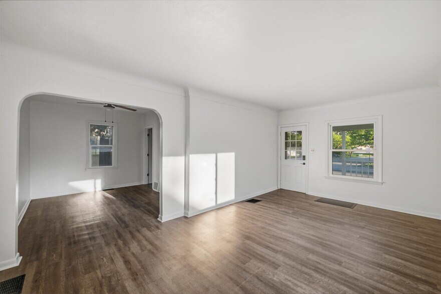 Building Photo - 3148 Glanzman Rd