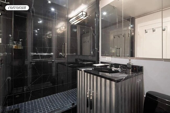 Building Photo - 40-44 E 61st St