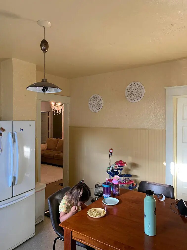 Building Photo - 601 W California St