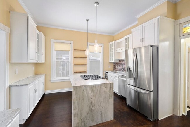 Building Photo - Beautiful Home in Salt Lake Avenues (ABC S...