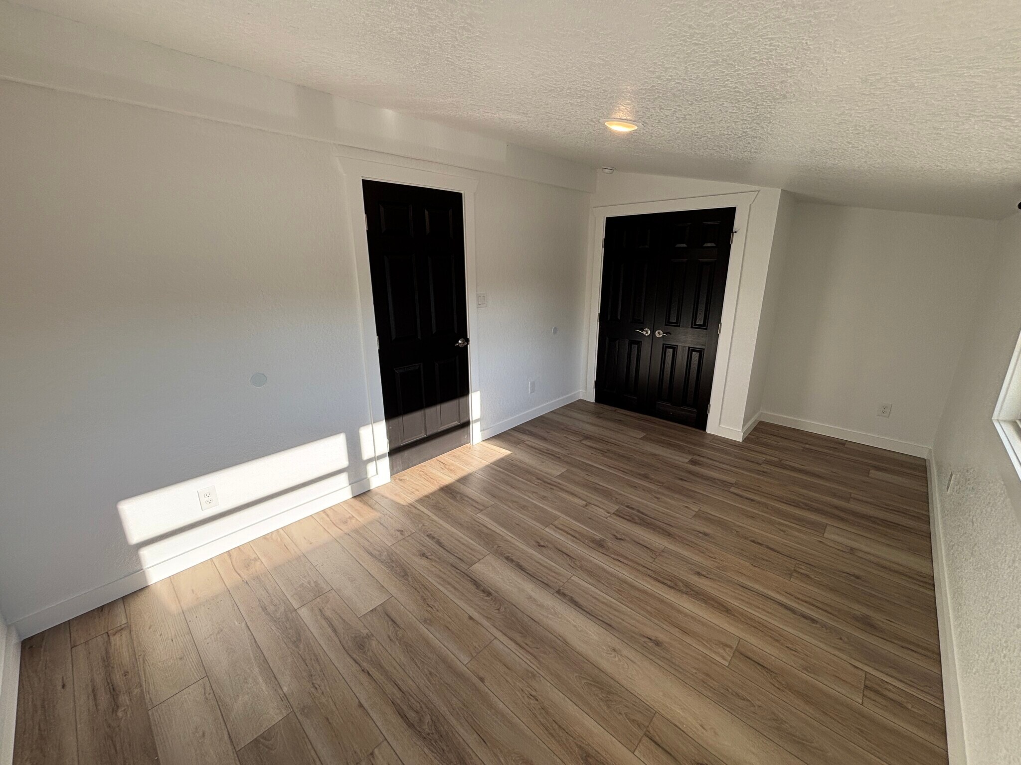 Building Photo - 150 S Nekoma Ave