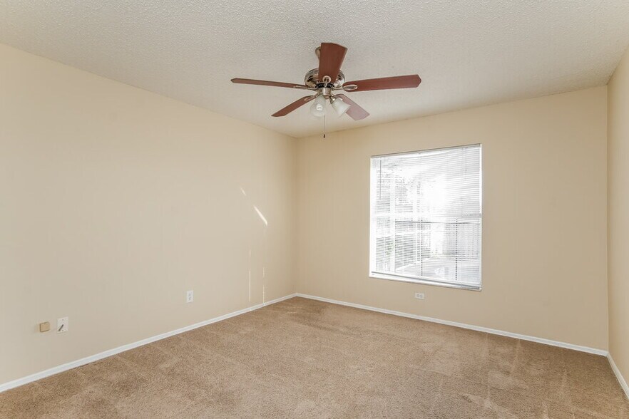 Building Photo - 2630 Walden Ct