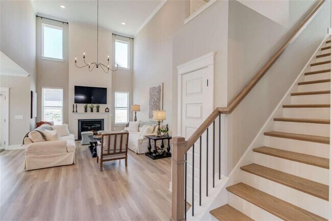 Building Photo - 60 Table Rock Ct