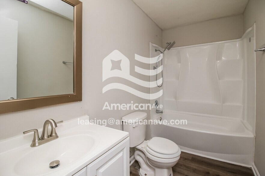 Building Photo - 10235 Waterford Rd NE