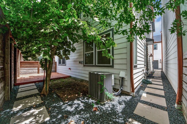 Building Photo - 9577 Neuens Rd